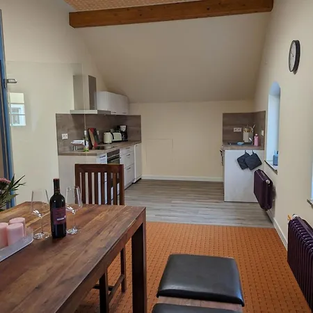 Zur Kirschallee Apartment *